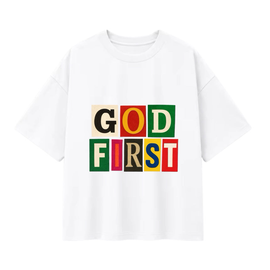 T-shirt oversize blanc, lettres multicolores God First