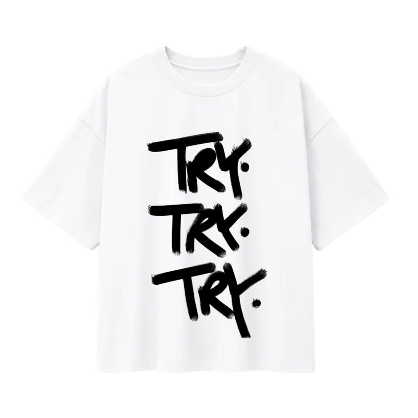 T-shirt oversize blanc, tag noir Try Try Try